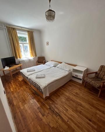 Corvin Panzio Bed and Breakfast Győr Eksteriør billede