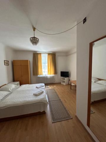 Corvin Panzio Bed and Breakfast Győr Eksteriør billede