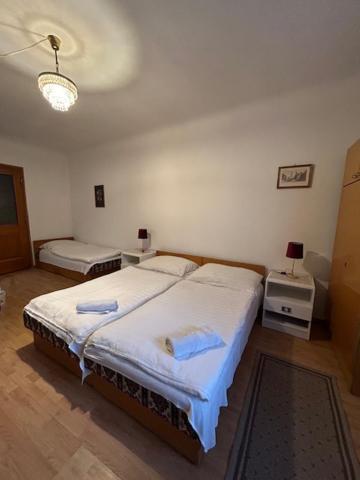 Corvin Panzio Bed and Breakfast Győr Eksteriør billede